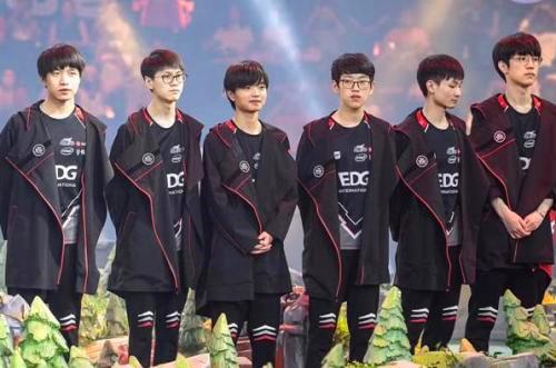 尤其是苏伟 尤其是苏伟