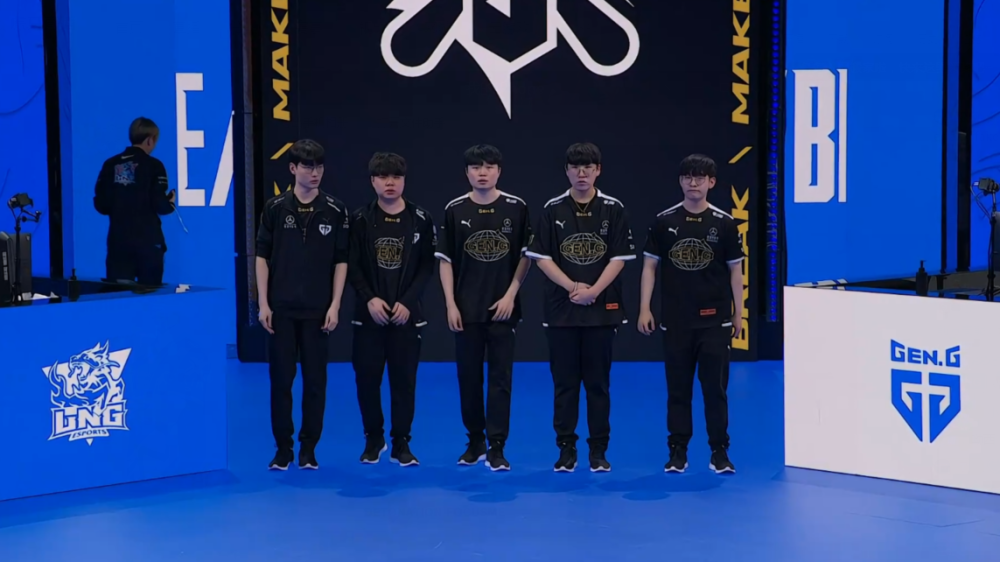 结合当地文 结合当地文