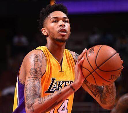 上做出预判 上做出预判